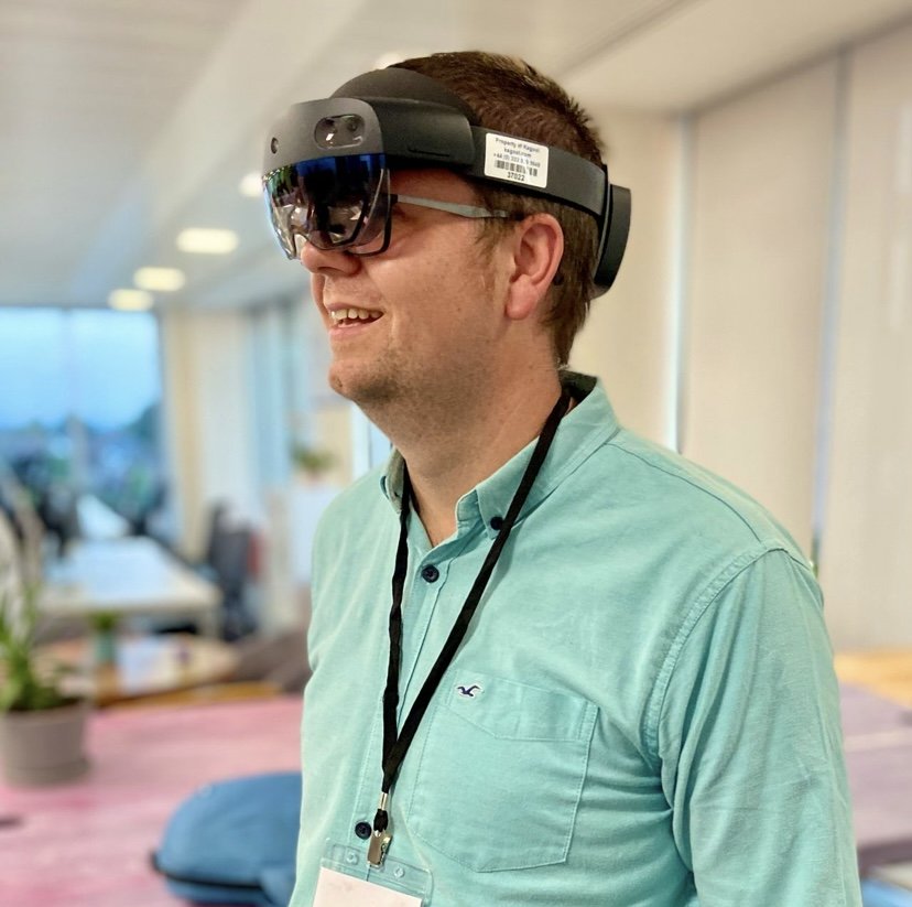 xKagool-Hololens-for-Centre-for-New-Midlands.jpg.pagespeed.ic.Gkj01uPaYN